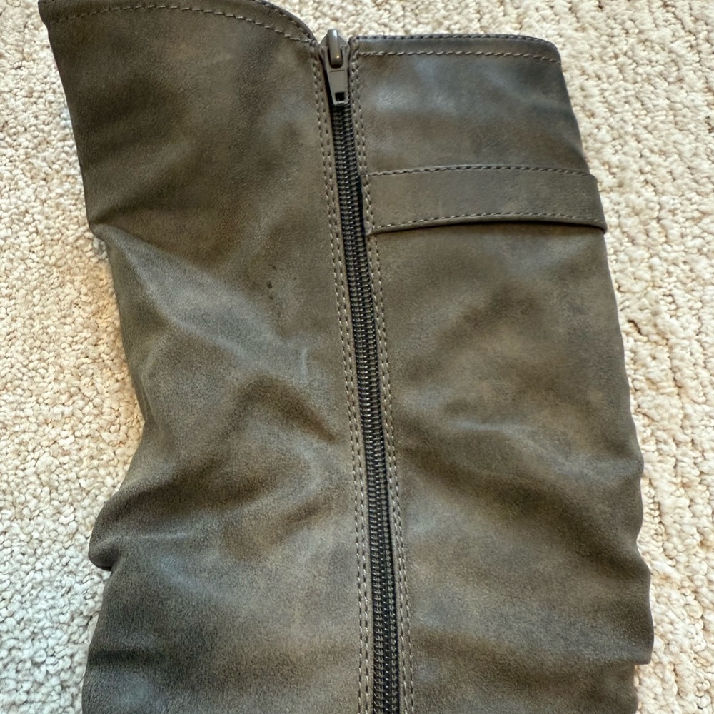 Rampage Western Women’s Mid Calf Gray Zip Up Distressed Boots Women’s 7.5M M - Picture 5 of 16